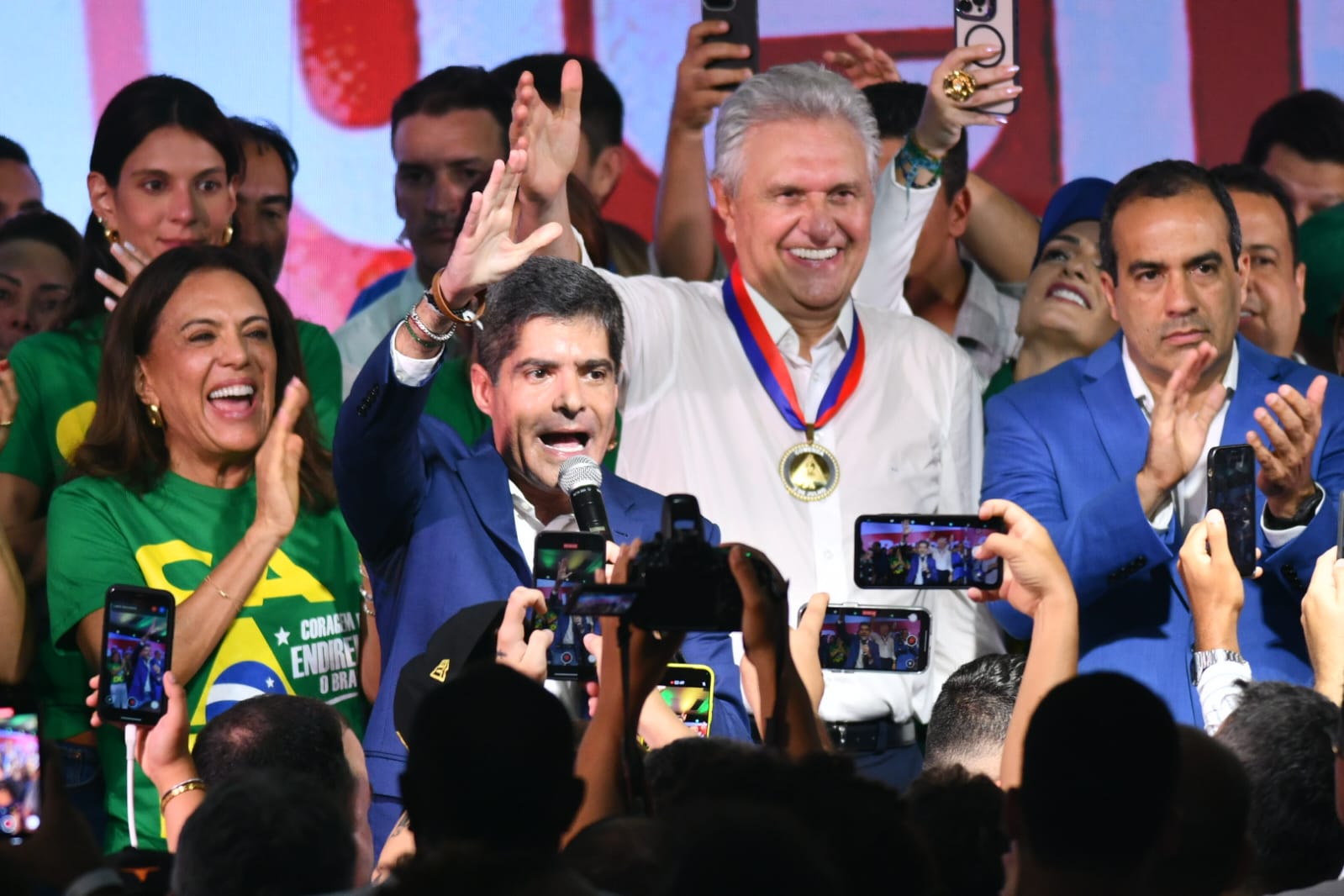 Em evento de Ronaldo Caiado, ACM Neto ignora disputa presidencial e adota discurso de candidato a governador