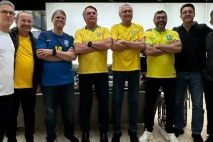 Bolsonaro reúne sete governadores em ato por anistia de presos do 8 de janeiro