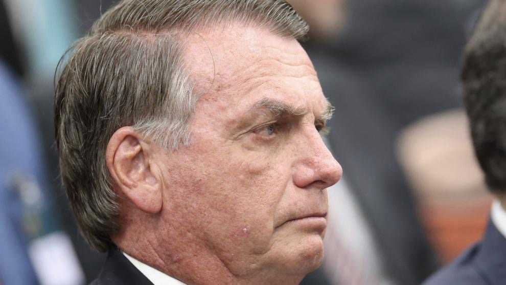 Bolsonaro será transferido para Brasília e vai passar por cirurgia no domingo (13)