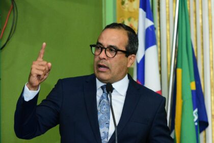 Bruno Reis sanciona lei que proíbe Prefeitura de contratar artistas que fazem shows com teor sexual