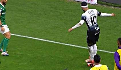 CBF quer punição para jogadores que subirem em bola como provocação em partidas