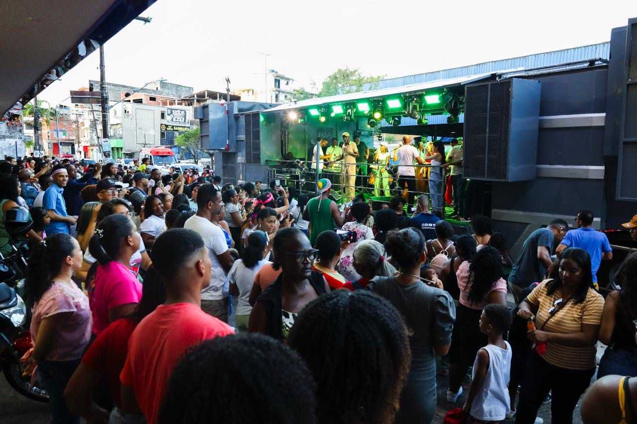 Candeias: Louvor e Atos Proféticos na Marcha para Jesus