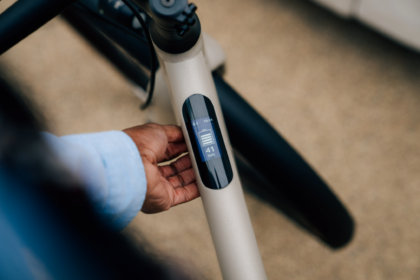 Esta é a primeira e-bike do mundo com carregamento USB-C