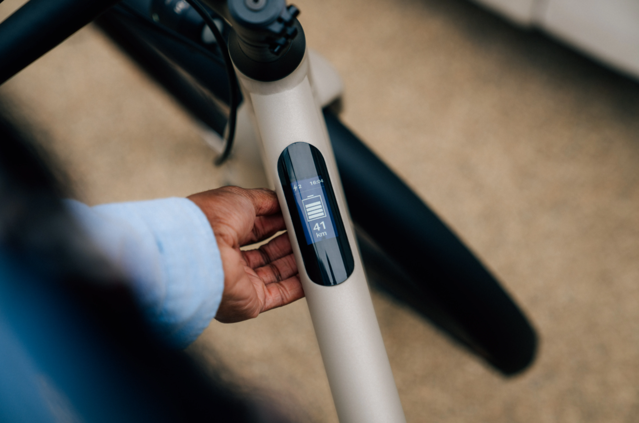 Esta é a primeira e-bike do mundo com carregamento USB-C