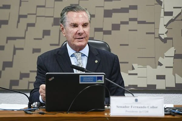 Collor é preso em Maceió após ordem do STF