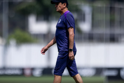 Corinthians demite o técnico argentino Ramón Díaz
