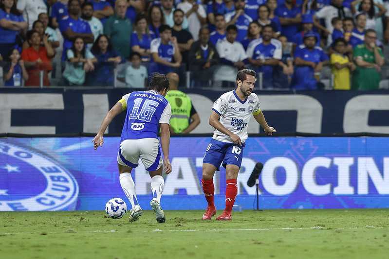 Cruzeiro domina e aplica 3 a 0 no Bahia no Mineirão pela 4ª rodada do Brasileirão