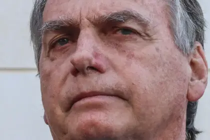 Equipe médica de Bolsonaro descarta complicações pós-cirúrgicas
