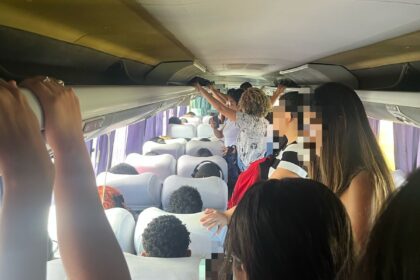 Estudantes relatam condições precárias no transporte universitário de Camaçari