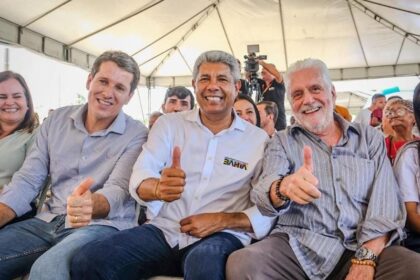 Jaques Wagner convida Zé Cocá a retomar aliança com o PT e diz que houve um "ruído" na última eleição estadual