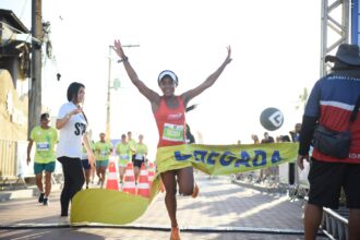 Meia maratona Salvador 21k reúne cerca de 5 mil pessoas na orla da capital baiana