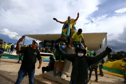 PF prepara nova ofensiva contra foragidos do 8 de janeiro na Argentina