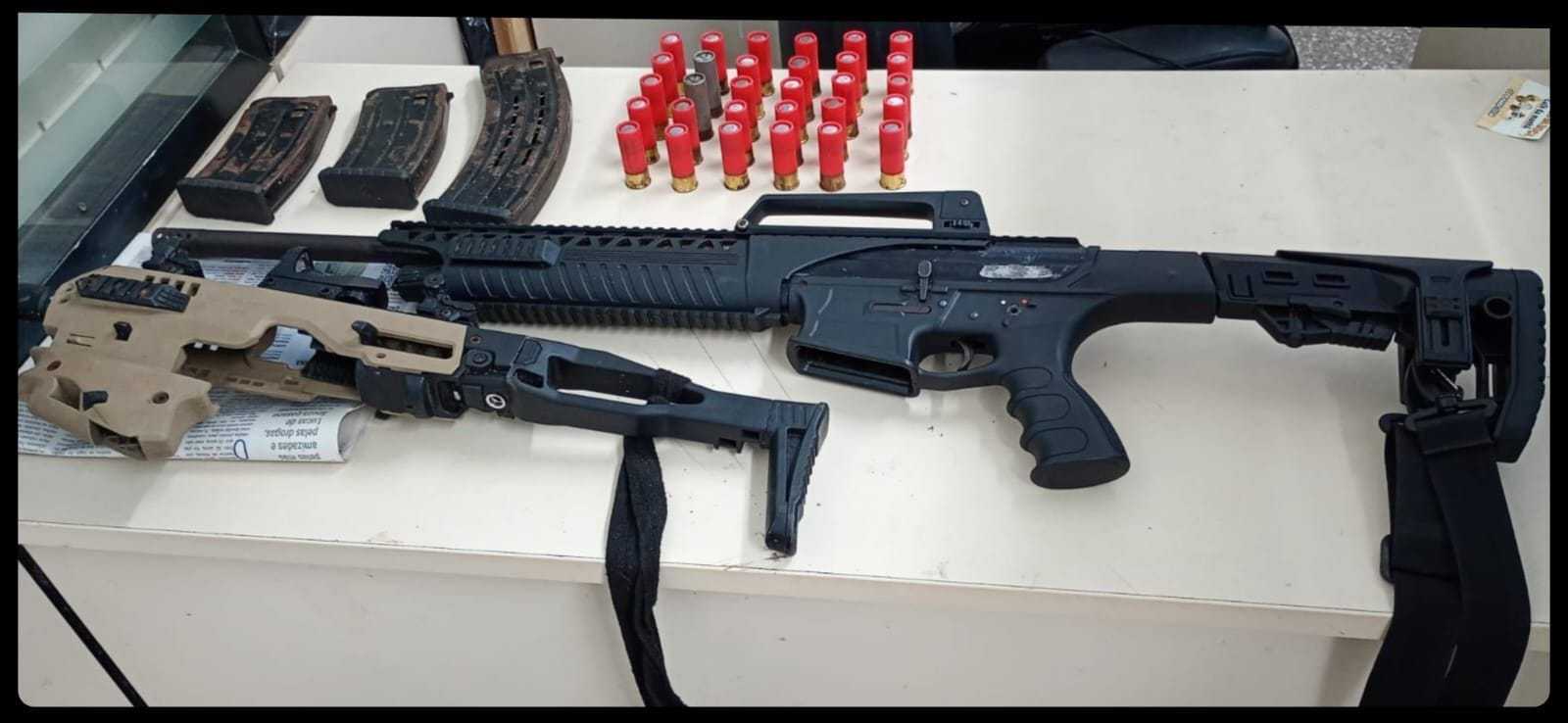 Polícia apreende espingarda e munições em Areias