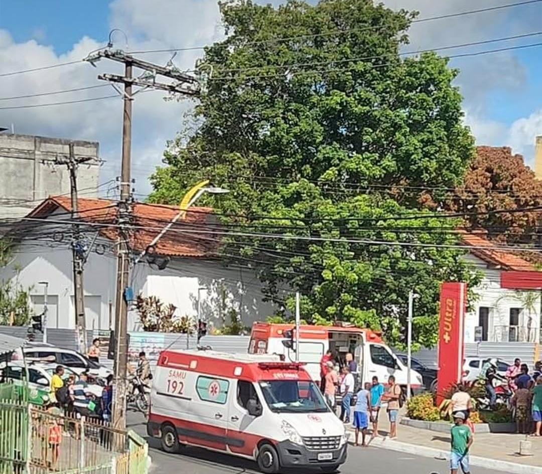 SAMU acionado após acidente no Centro de Camaçari
