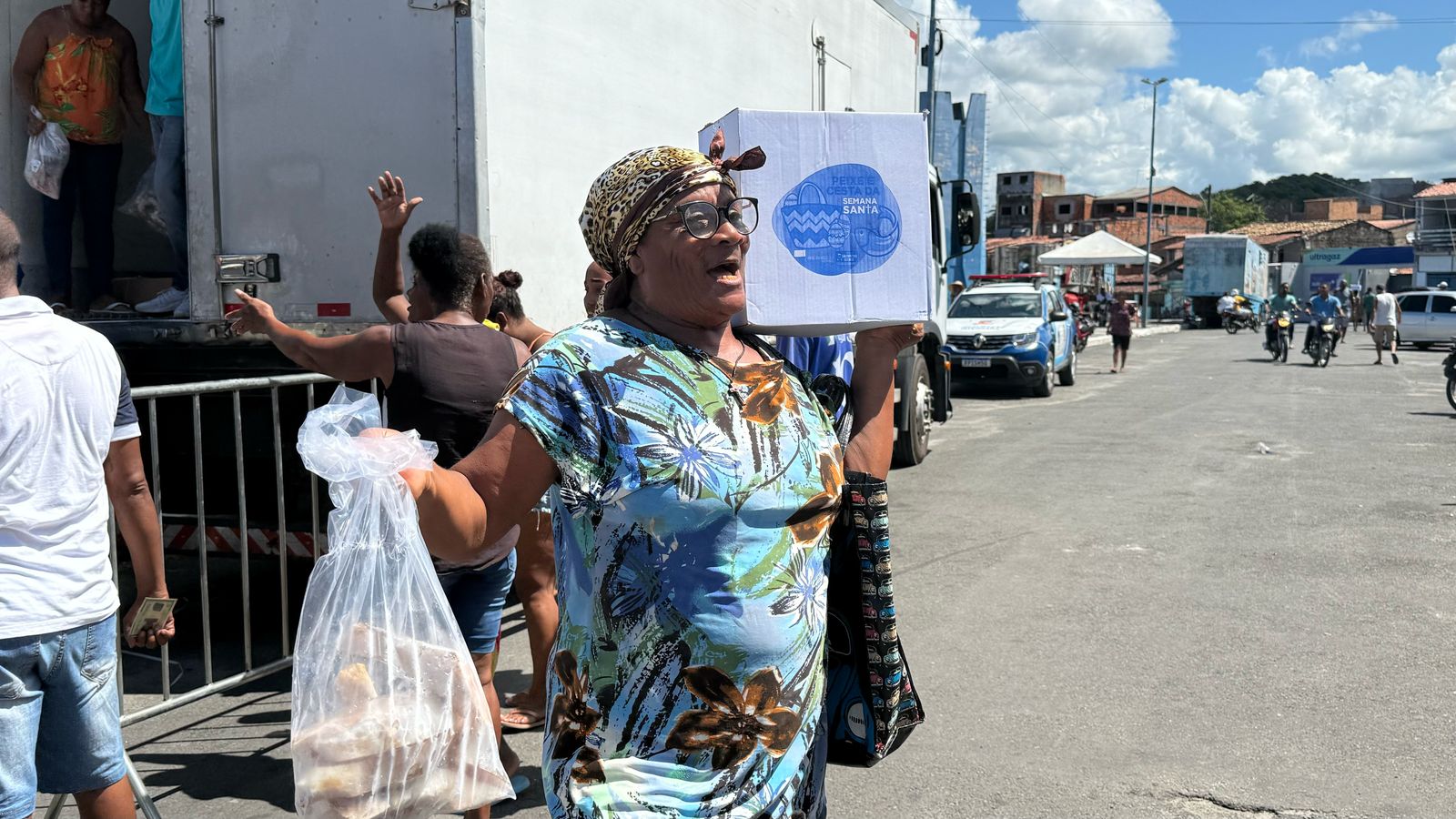 Semana Santa: Franciscanos Recebem Peixe e Cesta Tradicional na Mesa