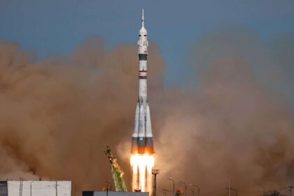 Aos 70 anos, astronauta mais velho da NASA pousa na Terra