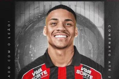 Vitória acerta contratação de lateral-esquerdo do Atlético-MG