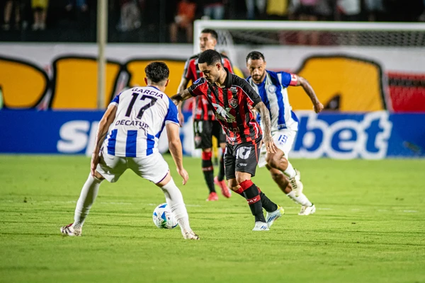 Vitória perde para o Cerro Largo e segue sem vencer na Sul-Americana