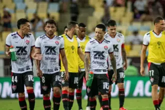 Jogando em casa, Vitória busca primeiro triunfo na 'Sula' contra Cerro Largo 
