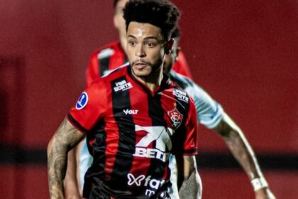 Vitória duela contra o Flamengo no Barradão em busca de afastar má fase