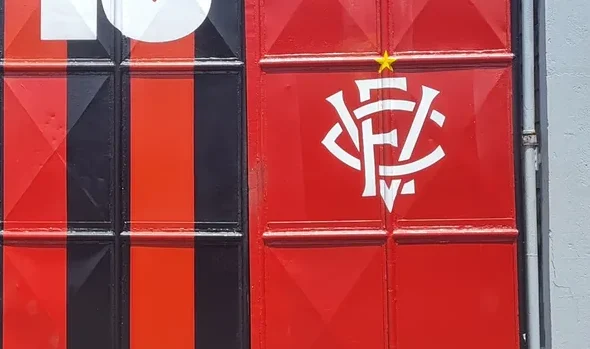 Vitória emite nota de esclarecimento à respeito de dívidas após déficit milionário nas contas do clube