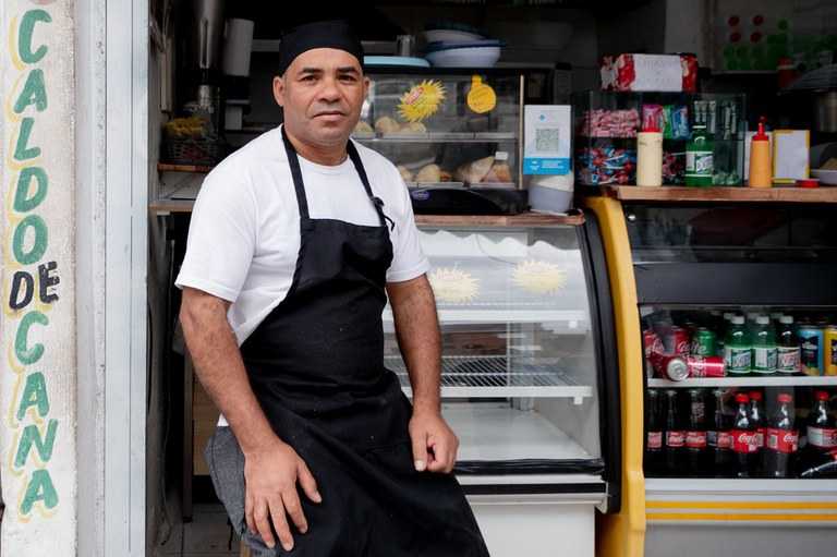 Brasil registra queda histórica na desigualdade em 2024 com renda do trabalho