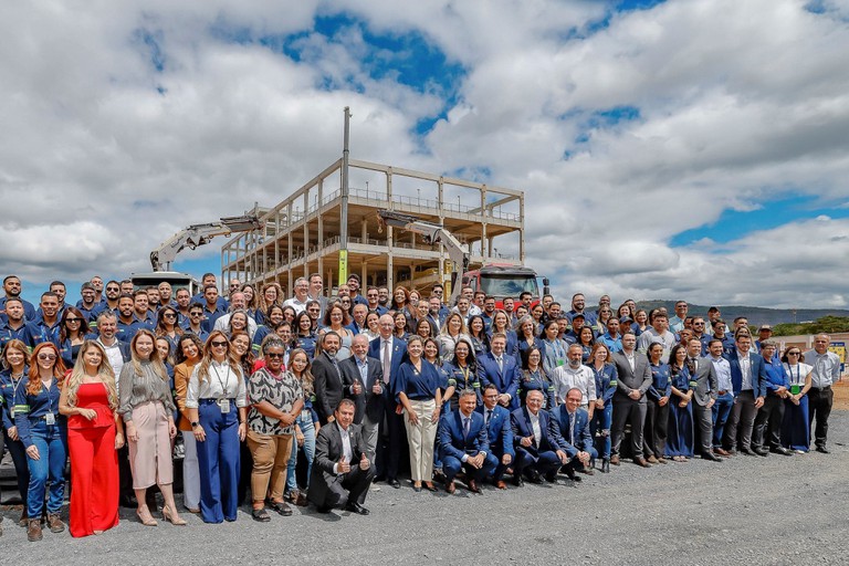 Presidente anuncia R$ 6,4 bi em investimentos para fornecedora do SUS