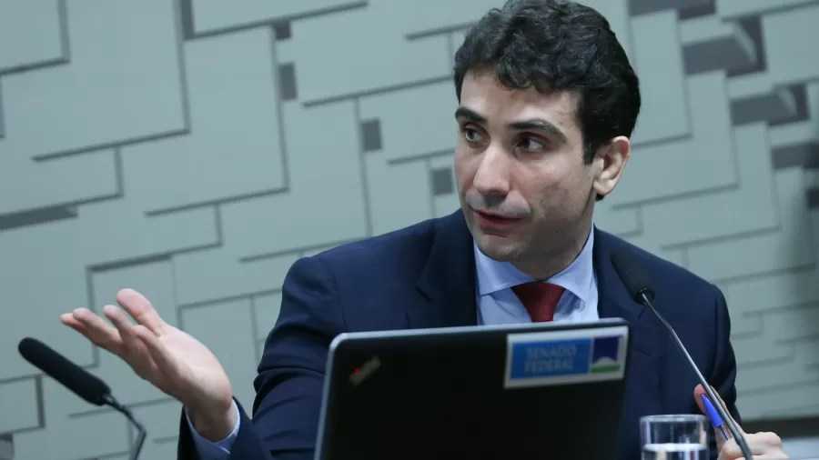 Crescimento da Economia Brasileira é Excepcional, Mas Inflação Persiste