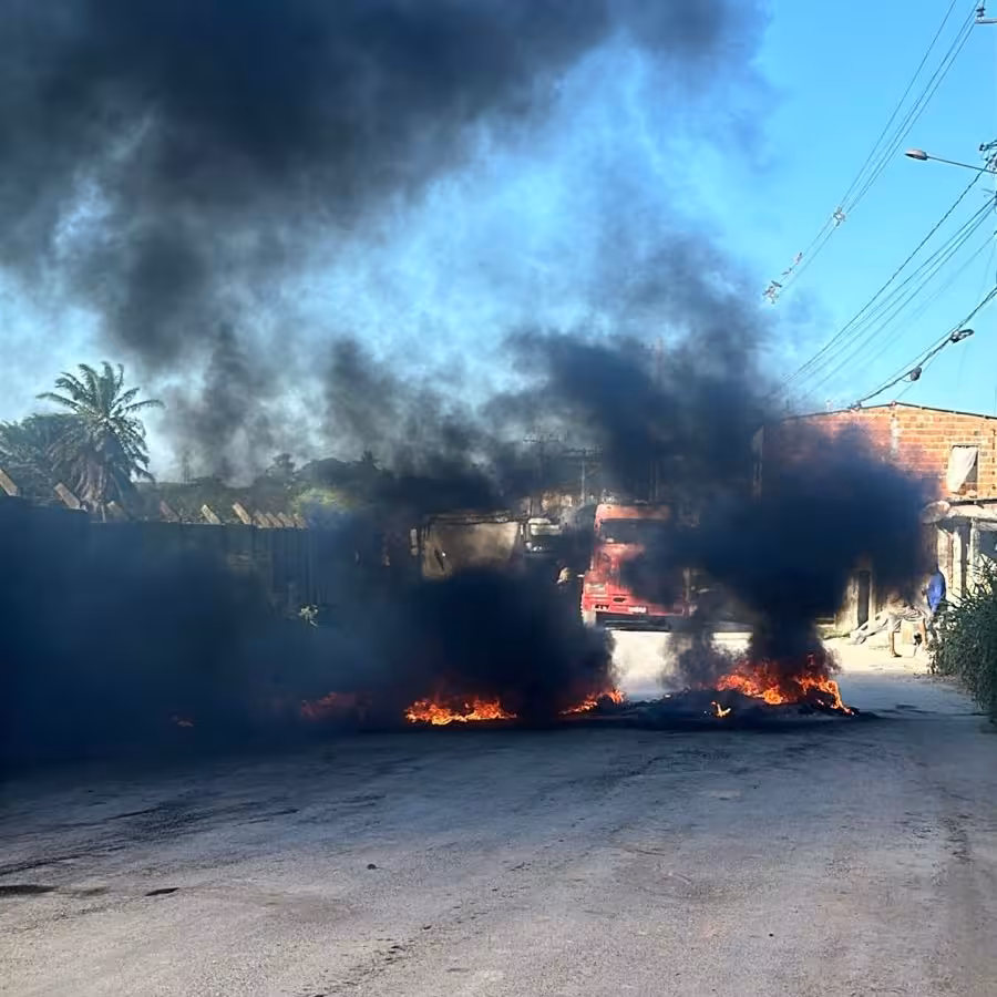 Moradores de Pasto de Fora fazem novo protesto contra Intermarítima em Candeias