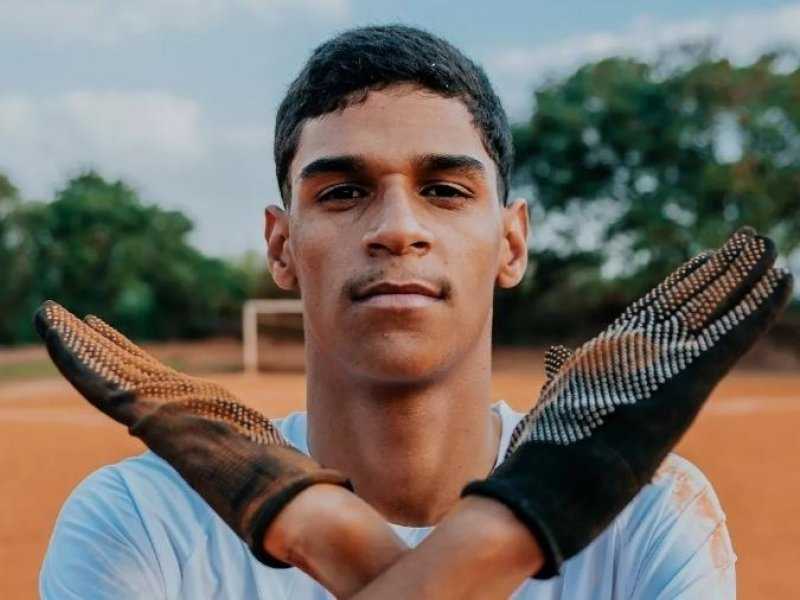 Luva de Pedreiro: Ameaça em Live Choca Seguidores!