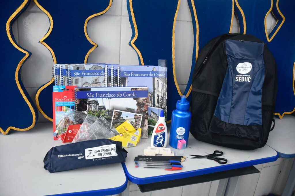 Entrega de Kits Escolares para 6 Mil Alunos da Rede Municipal pela Prefeitura