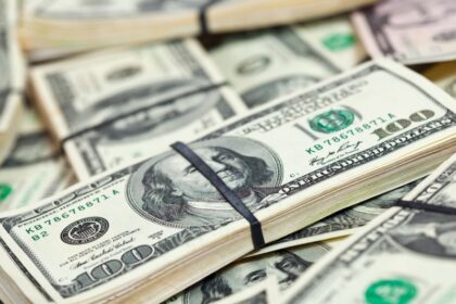 Dólar em Alta: Impacto Surpreendente no Mercado Financeiro!