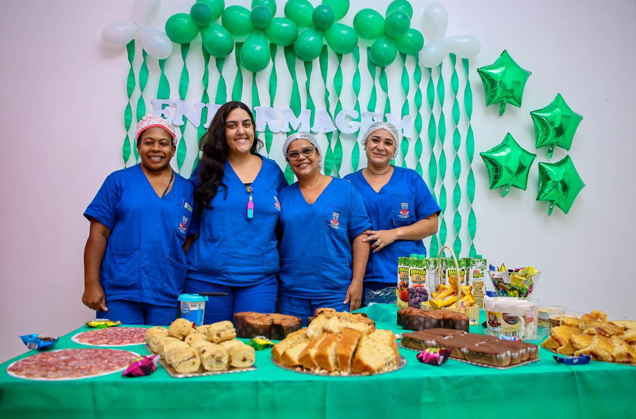 Homenagem da sesau a técnicos e auxiliares de enfermagem em candeias Homenagem aos Enfermeiros