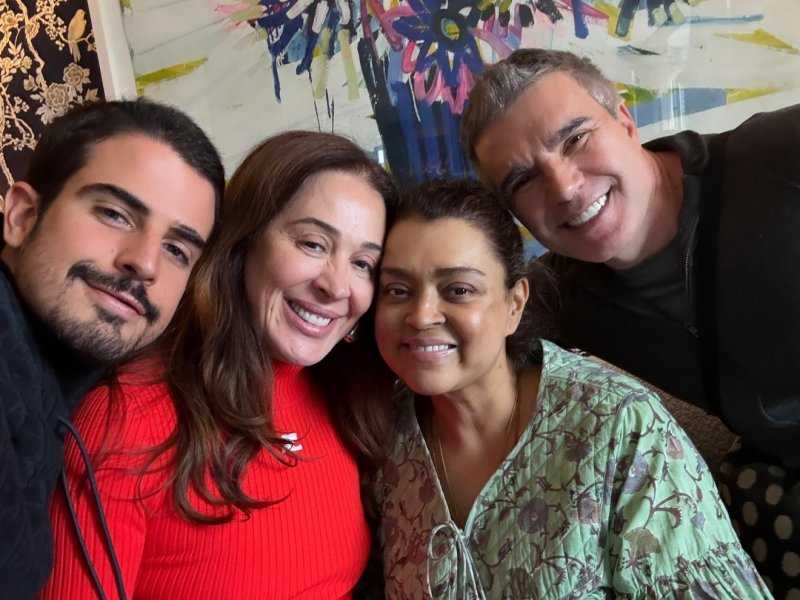 Encontro Surpreendente: Preta Gil e Claudia Raia em NY!