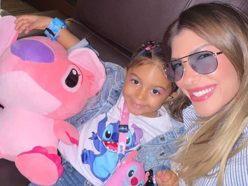 Liz Improta Brilha: Look Inspirado em Lilo & Stitch Encanta!