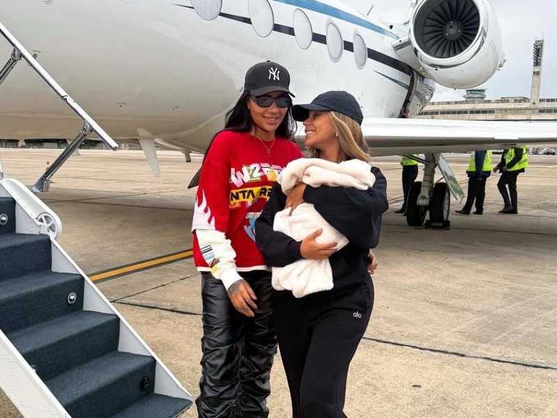 Brunna e Ludmilla retornam ao Brasil com filha: emocionante reencontro!