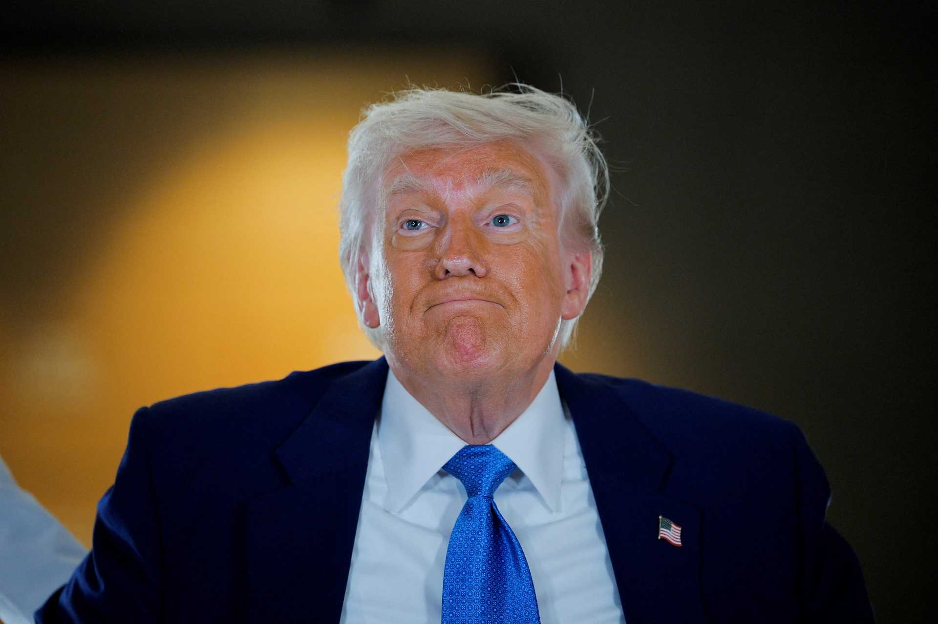 Trump orienta Walmart a absorver tarifas em vez de elevar preços