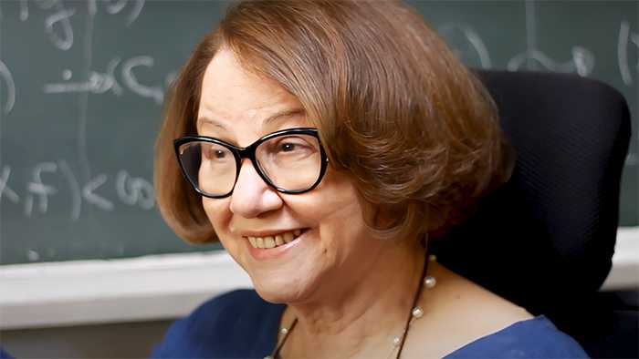 Professora do ICMC-USP Recebe Prêmio de Liderança em Matemática nos EUA