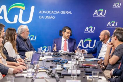 Governo responsabiliza entidades por descontos indevidos no INSS