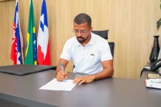Candeias: Prefeitura propõe 8% de reajuste para servidores efetivos