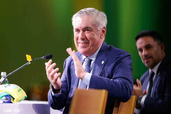 Carlo Ancelotti acompanhará presencialmente três jogos, incluindo Vitória, antes de estreia como técnico da Seleção Brasileira
