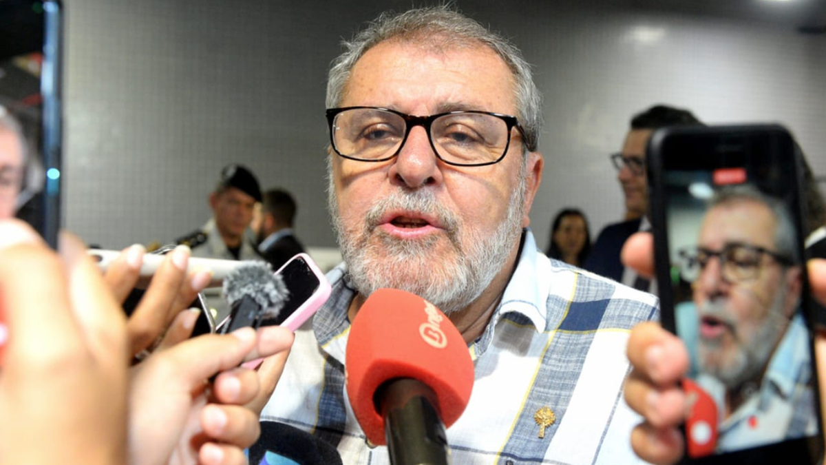 Escanteado pelo governo e pelo PT, Arnando Lessa ganha cargo no gabinete de Fabíola Mansur