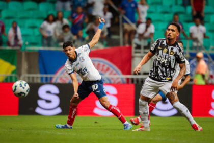 Bahia vence Botafogo em noite de reencontros e encosta no G4 do Brasileirão