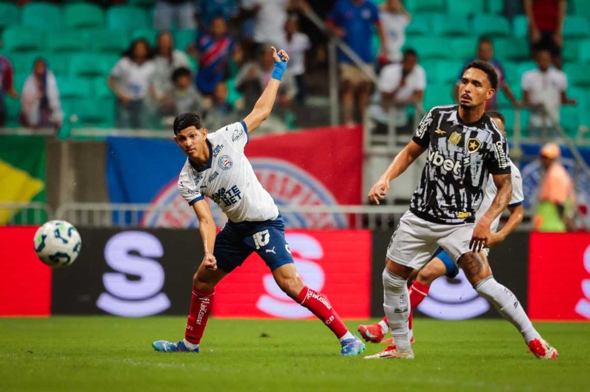 Bahia vence Botafogo em noite de reencontros e encosta no G4 do Brasileirão