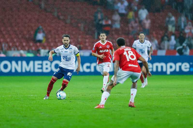 Bahia é eliminado da Libertadores após perder por 2 a 1 para o Internacional