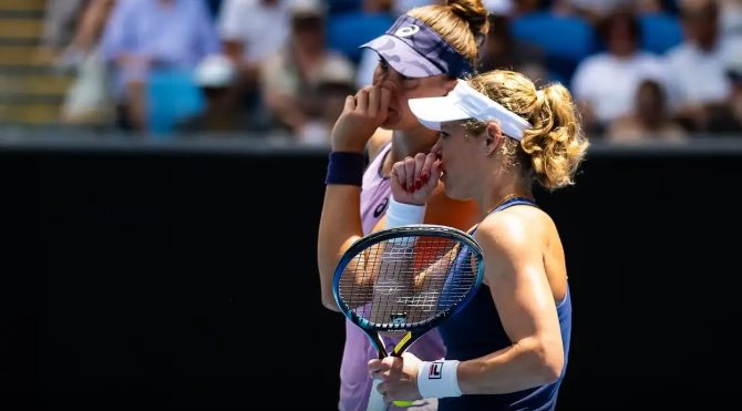 Dupla de Bia Haddad avança pela 1ª vez às oitavas de Roland Garros