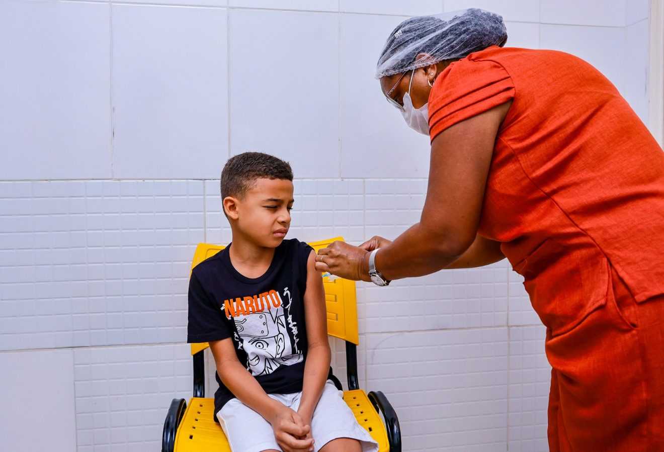 Candeias: DIA D de vacinação contra a gripe reúne 12 UBS do município