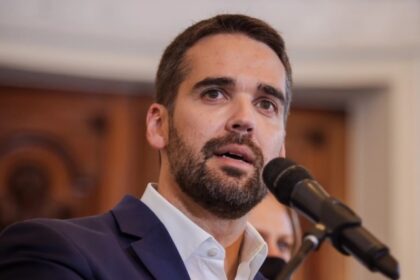 Eduardo Leite deixa o PSDB após 24 anos e vai se filiar ao PSD com foco na Presidência
