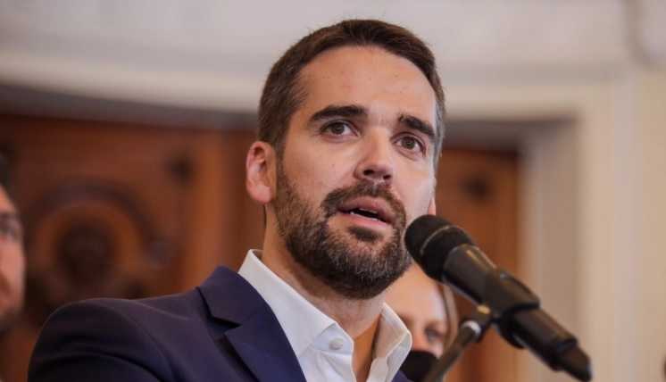Eduardo Leite deixa o PSDB após 24 anos e vai se filiar ao PSD com foco na Presidência