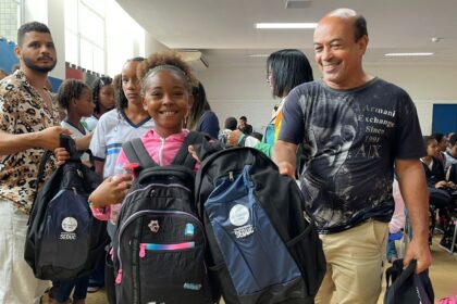 Entrega de Kits Escolares para 6 Mil Alunos da Rede Municipal pela Prefeitura